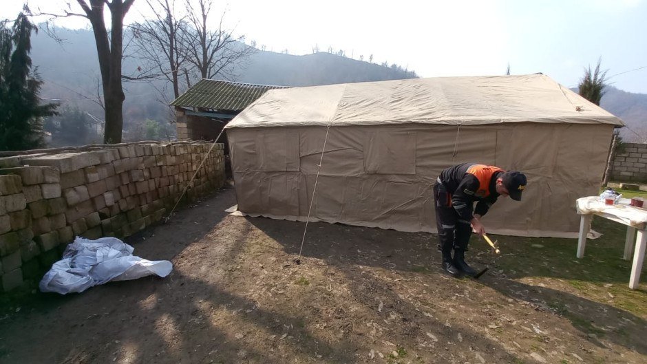 Lənkəranda evi yanan vətəndaşa çadır quruldu - FOTO/VİDEO