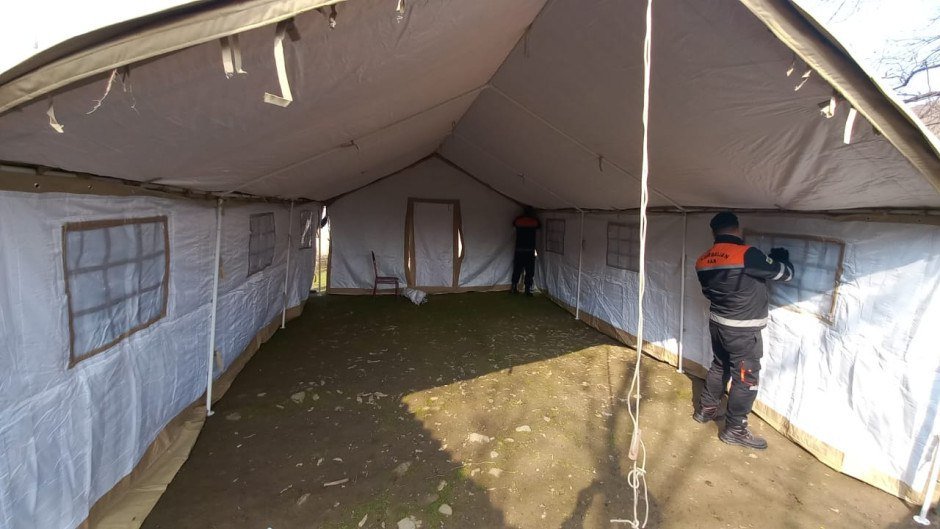 Lənkəranda evi yanan vətəndaşa çadır quruldu - FOTO/VİDEO - foto 2