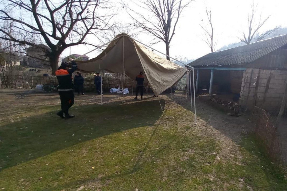 Lənkəranda evi yanan vətəndaşa çadır quruldu - FOTO/VİDEO - foto 1