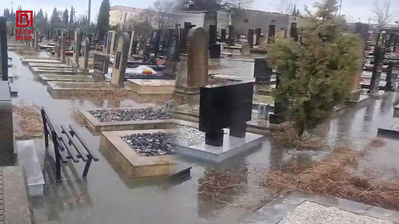 Lənkəran qəbiristanlığı su altında QALDI – VİDEO Lənkəran qəbiristanlığı su altında QALDI – VİDEO
