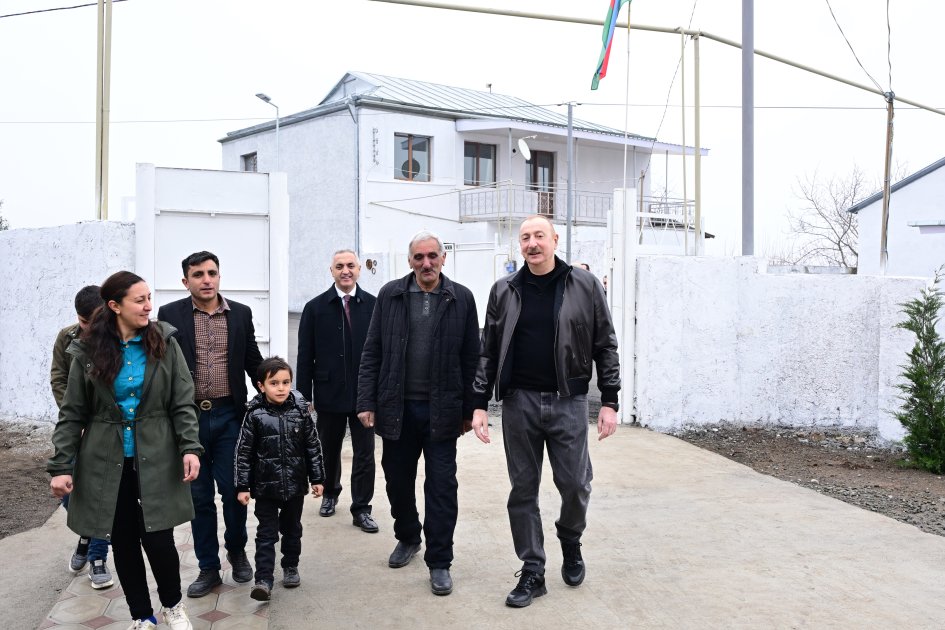 Prezident Xocalının Ballıca kəndinə köçən sakinlərlə GÖRÜŞDÜ - FOTO/VİDEO - foto 8
