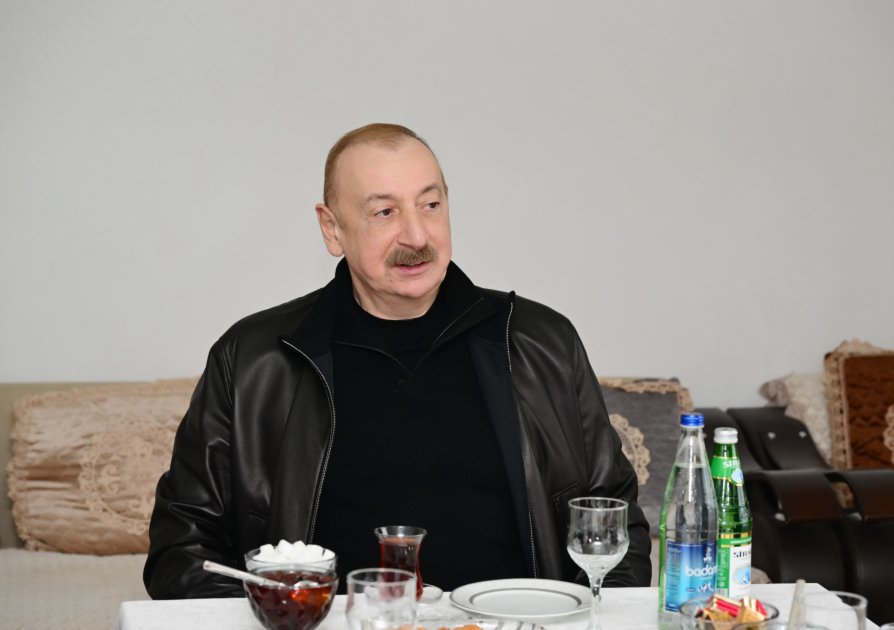 Prezident Xocalının Ballıca kəndinə köçən sakinlərlə GÖRÜŞDÜ - FOTO/VİDEO - foto 4