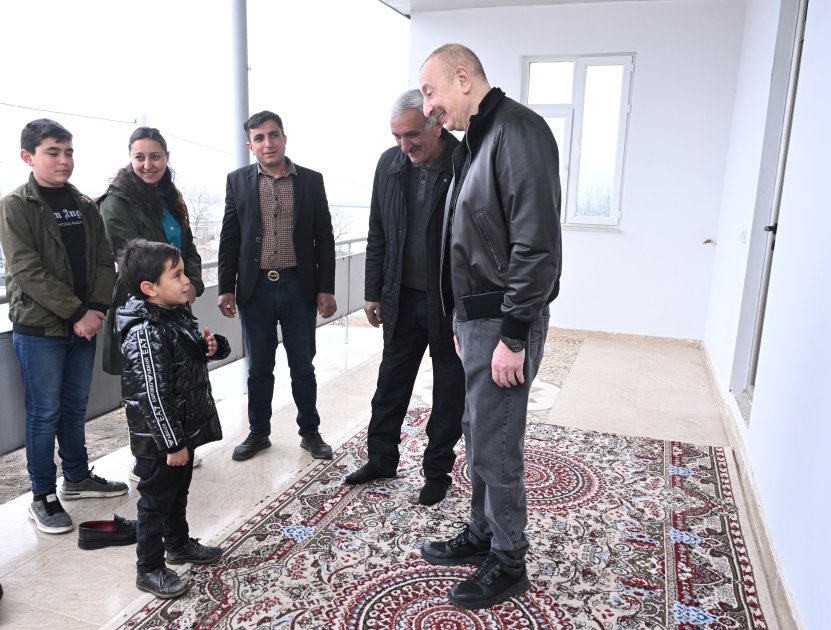 Prezident Xocalının Ballıca kəndinə köçən sakinlərlə GÖRÜŞDÜ - FOTO/VİDEO - foto 9