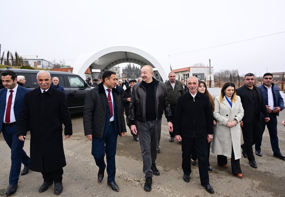 Prezident Xocalının Ballıca kəndinə köçən sakinlərlə GÖRÜŞDÜ - FOTO/VİDEO - foto 17
