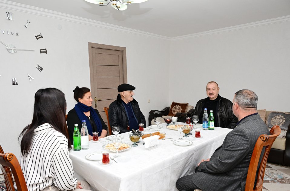Prezident Xocalının Ballıca kəndinə köçən sakinlərlə GÖRÜŞDÜ - FOTO/VİDEO - foto 2