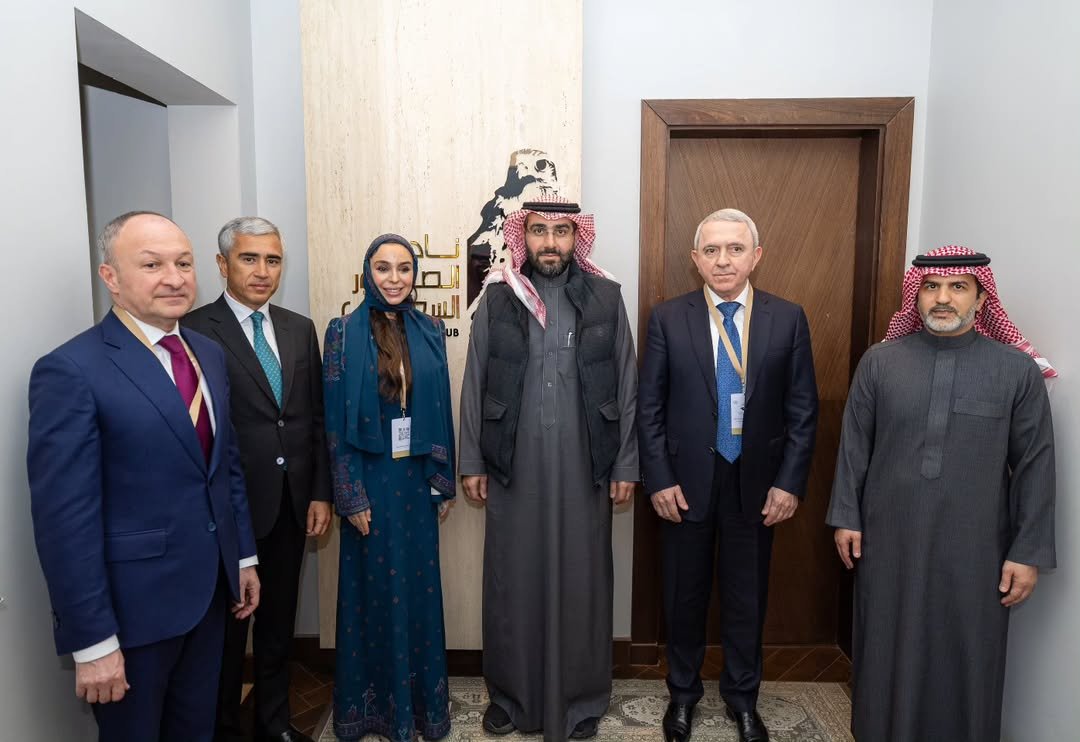 Leyla və Arzu Əliyevalar Ər-Riyadda Forumda - FOTO - foto 2