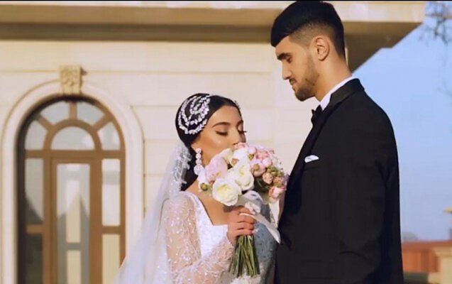 Toral Bayramov xanımına BAHALI AVTOMOBİL hədiyyə etdi &ndash; FOTO