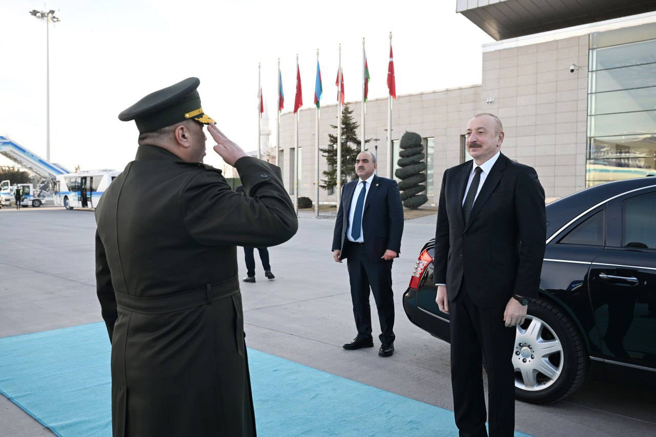 İlham Əliyevin Türkiyəyə səfəri başa çatdı - FOTO - foto 3