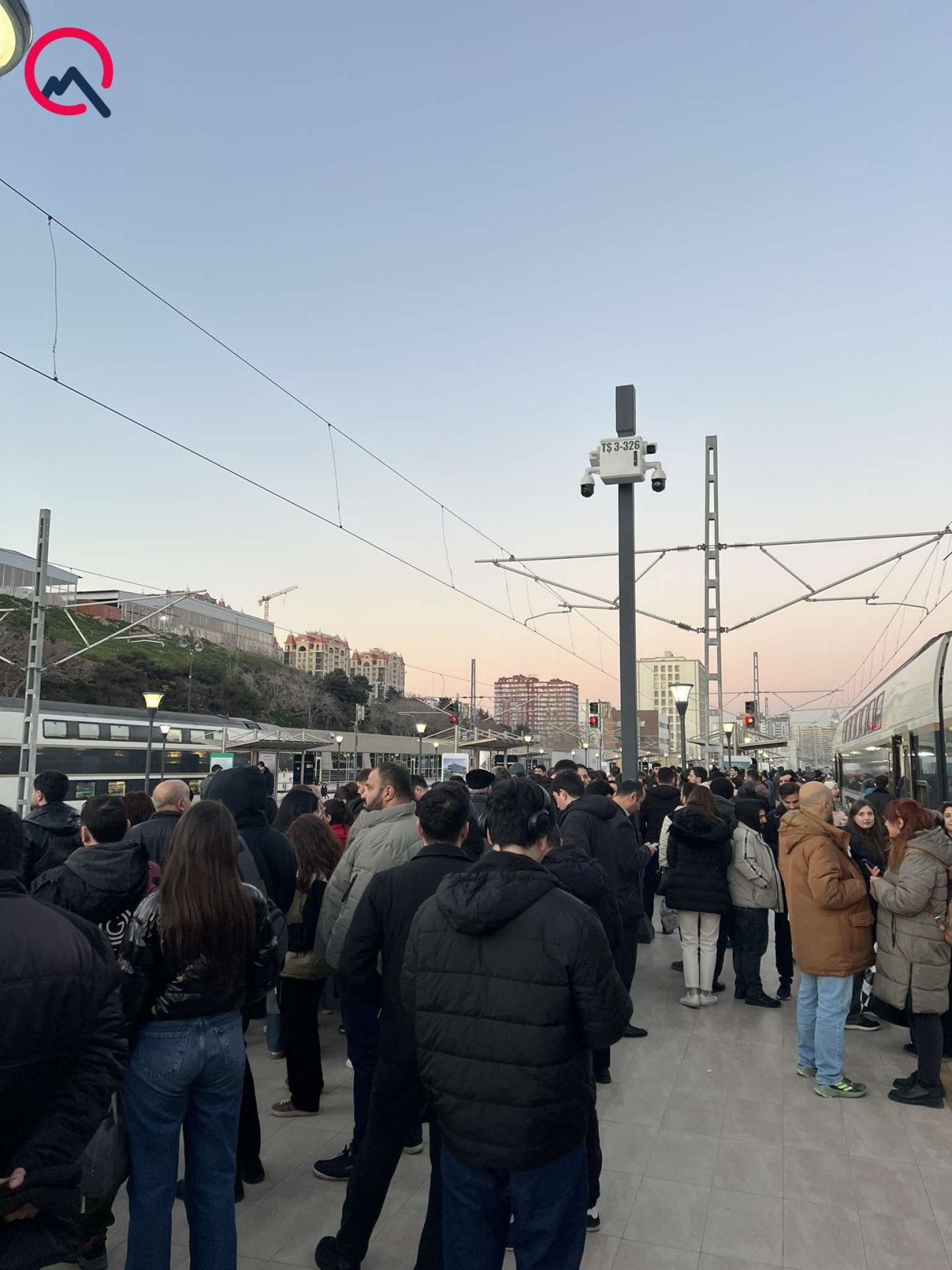 Bakı Dəmiryol Vağzalı BU DƏQİQƏLƏRDƏ - Qatarlar gecikir - FOTO/VİDEO - foto 2