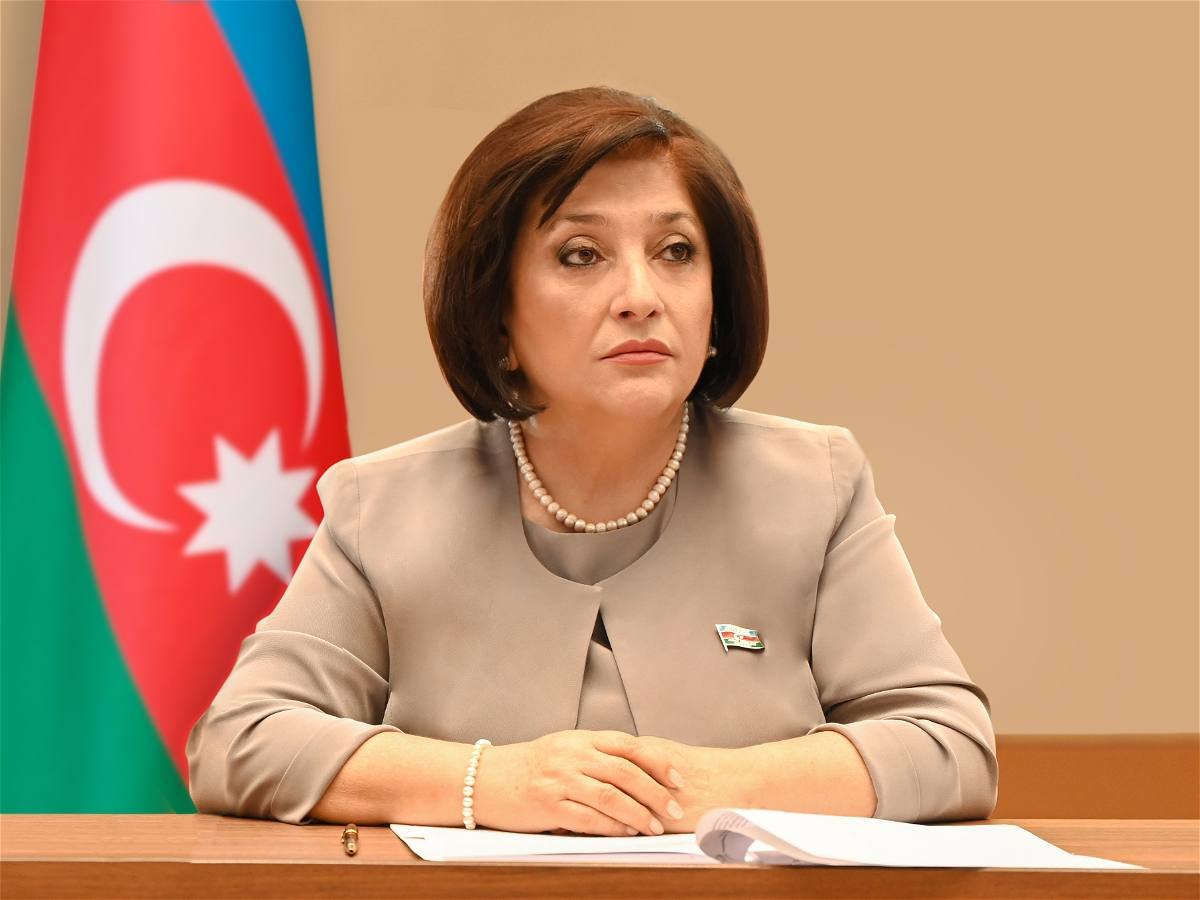 Putin Sahibə Qafarovanı &ldquo;Dostluq&rdquo; ordeni ilə TƏLTİF ETDİ - FOTO