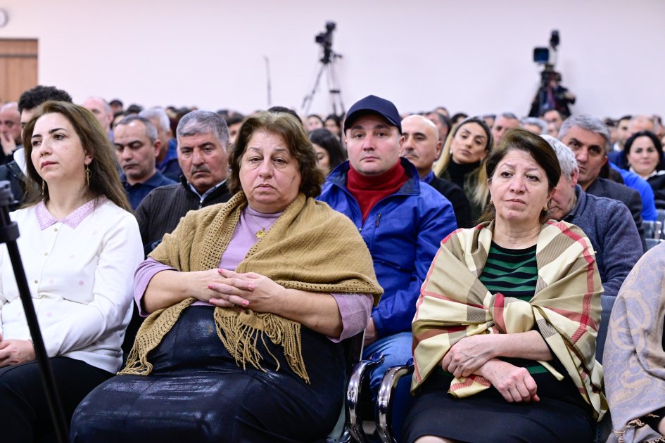 Arayikgilin növbəti məhkəməsi keçirildi, prokurorun sualları cavablandırıldı - FOTO - foto 3