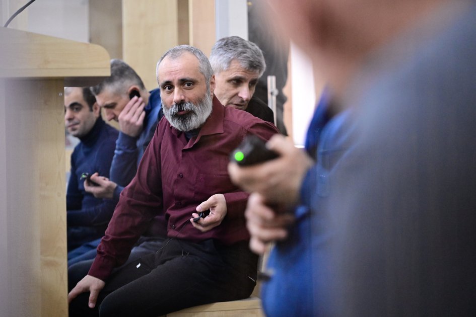 Arayikgilin növbəti məhkəməsi keçirildi, prokurorun sualları cavablandırıldı - FOTO - foto 13