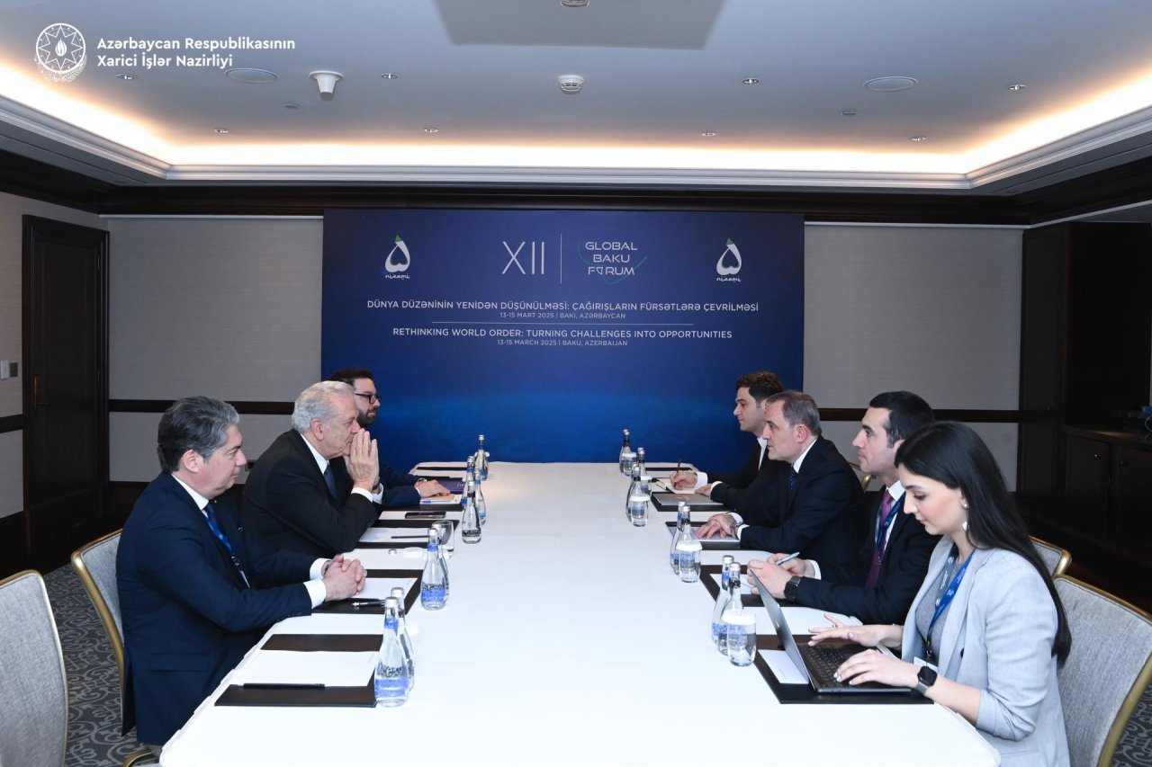 Azərbaycan və Yunanıstan arasında beynəlxalq təhlükəsizlik məsələləri MÜZAKİRƏ OLUNDU - FOTO - foto 1