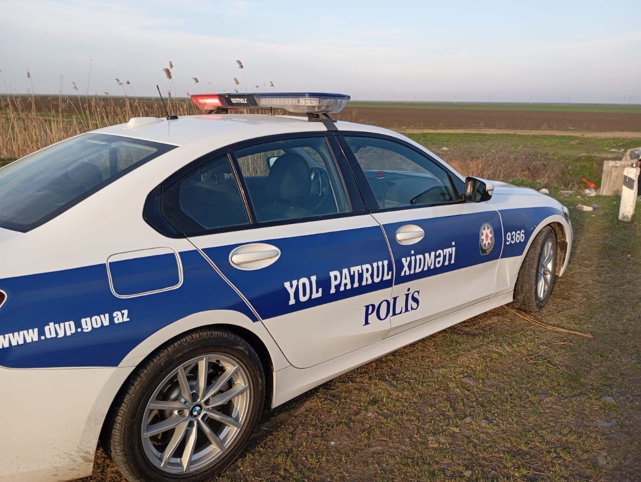 Cəlilabadda ağır QƏZA: Maşın körpüdən çaya düşdü, yaralılar var - FOTO - foto 2