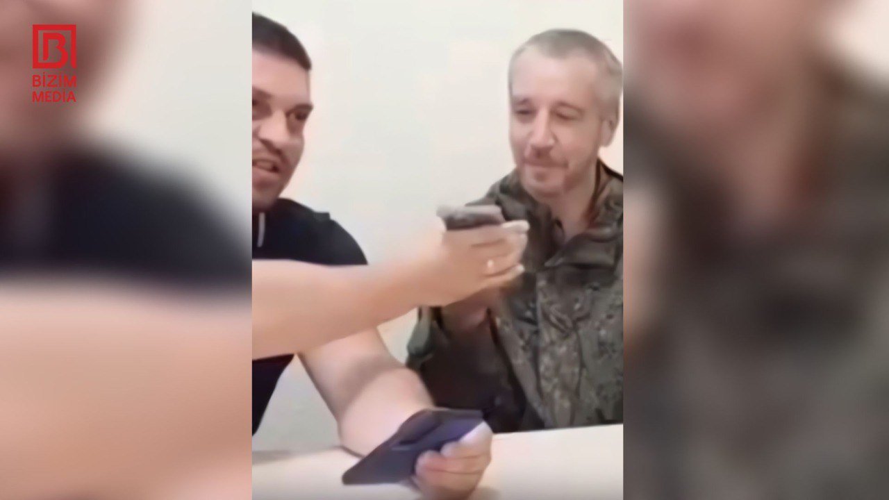 Rusiyalı qadının əsir düşən əri ilə TELEFON DANIŞIĞI: &ldquo;İndi işdəyəm, 9-dan sonra zəng et&rdquo; - VİDEO