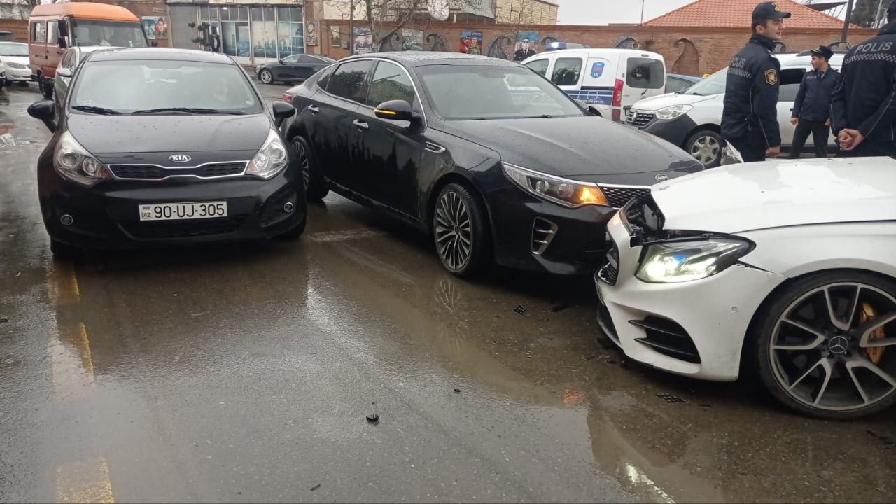 Gəncədəki qəzada xəsarət alanların KİMLİYİ bilindi - FOTO/VİDEO Gəncədəki qəzada xəsarət alanların KİMLİYİ bilindi - FOTO/VİDEO