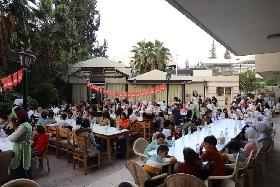 Azərbaycanın Suriyadakı səfirliyi Dəməşqdə kimsəsiz uşaqlar üçün iftar süfrələri təşkil etdi – FOTO - foto 4