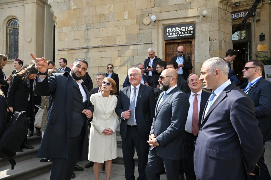 Almaniya Prezidenti xanımı ilə İçərişəhəri GƏZDİ - FOTO/VİDEO - foto 3
