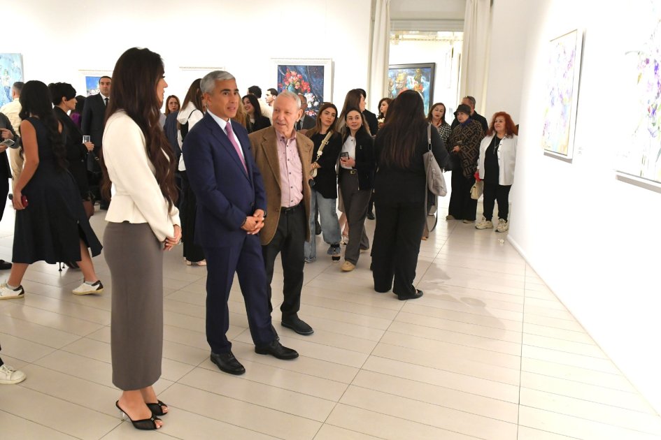 Müasir İncəsənət Muzeyində Nərmin Sadıqovanın “Mif” adlı fərdi sərgisi AÇILDI - FOTO - foto 3