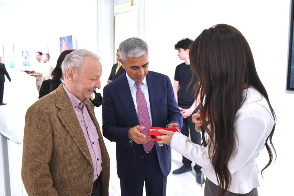 Müasir İncəsənət Muzeyində Nərmin Sadıqovanın “Mif” adlı fərdi sərgisi AÇILDI - FOTO - foto 2