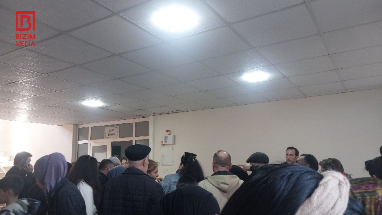 26 saylı Şəhər Xəstəxanasında SIXLIQ DƏRDİ &ndash; Onlayn növbə sistemi niyə İŞƏ düşmür? &ndash; FOTO