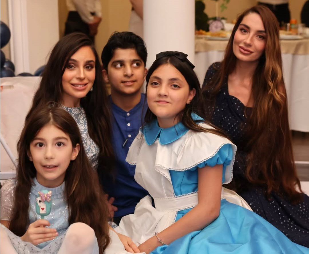 Leyla Əliyeva qızı Əminəni doğum günü münasibəti ilə TƏBRİK ETDİ - FOTO - foto 2