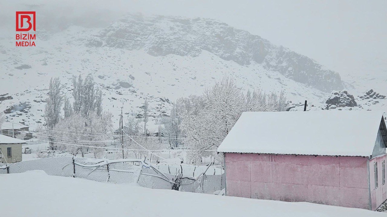 Şimal bölgəsinə 27 sm qar yağıb – FOTO/VİDEO - foto 3