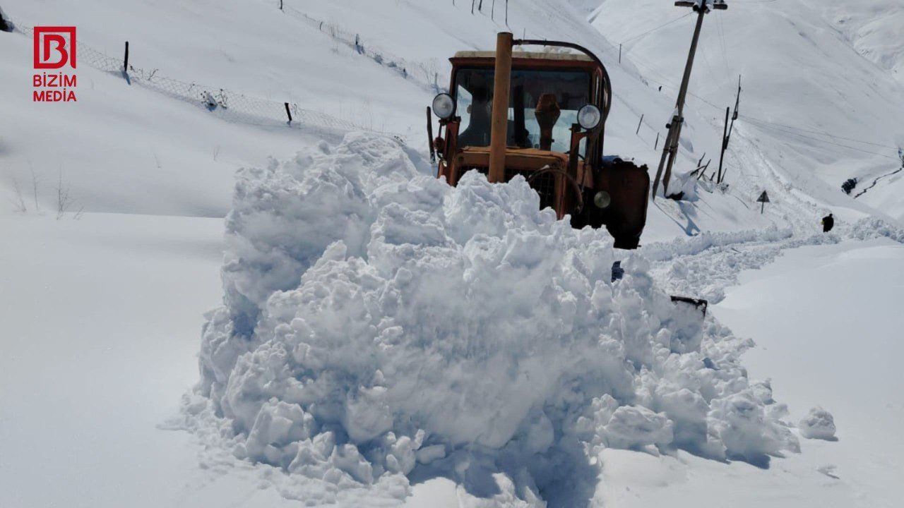 Quba-Xınalıq yolu qardan belə TƏMİZLƏNİR – FOTO/VİDEO - foto 3