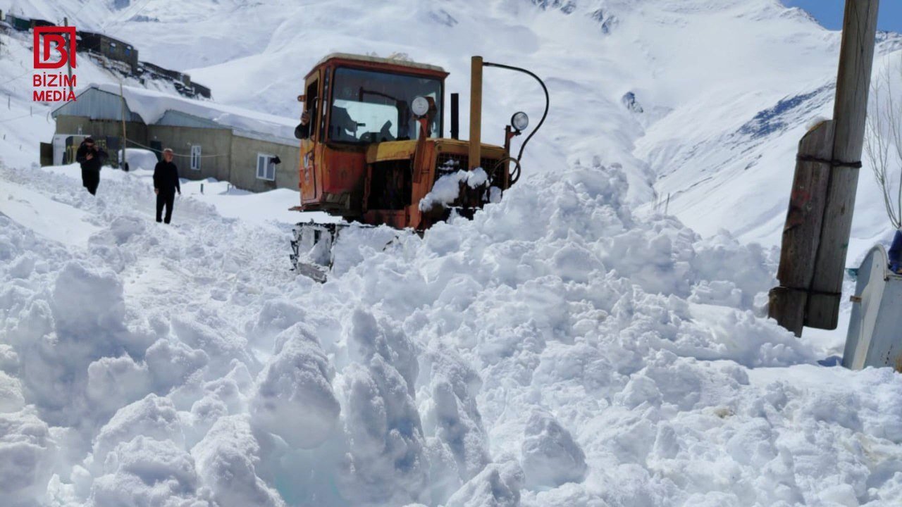 Quba-Xınalıq yolu qardan belə TƏMİZLƏNİR – FOTO/VİDEO - foto 1