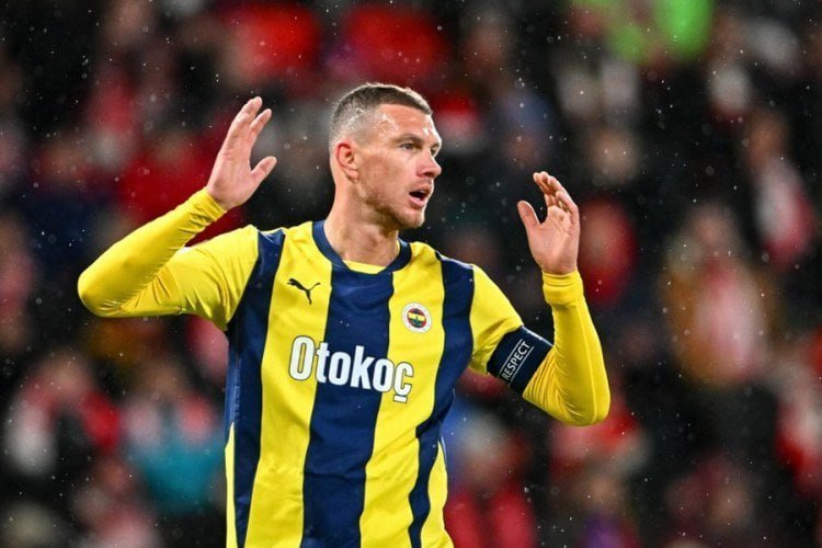 Ceko “Fənərbağça”dan GEDİR Ceko “Fənərbağça”dan GEDİR