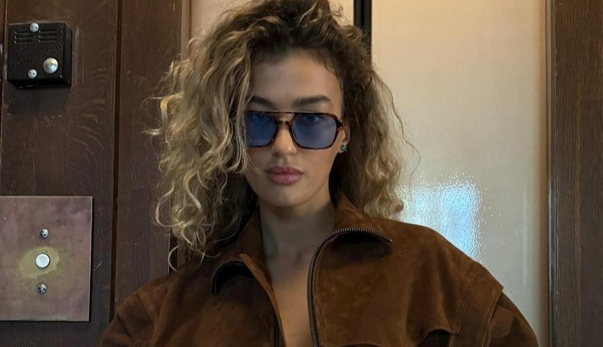 Məşhur rusiyalı müğənni Ukraynada yaşayış icazəsi aldı &ndash; FOTO