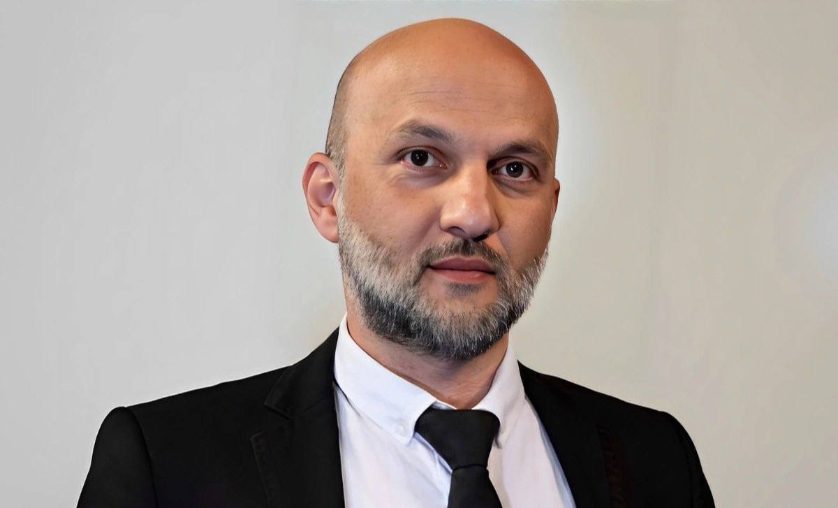 Jurnalistə VƏZİFƏ VERİLDİ Jurnalistə VƏZİFƏ VERİLDİ