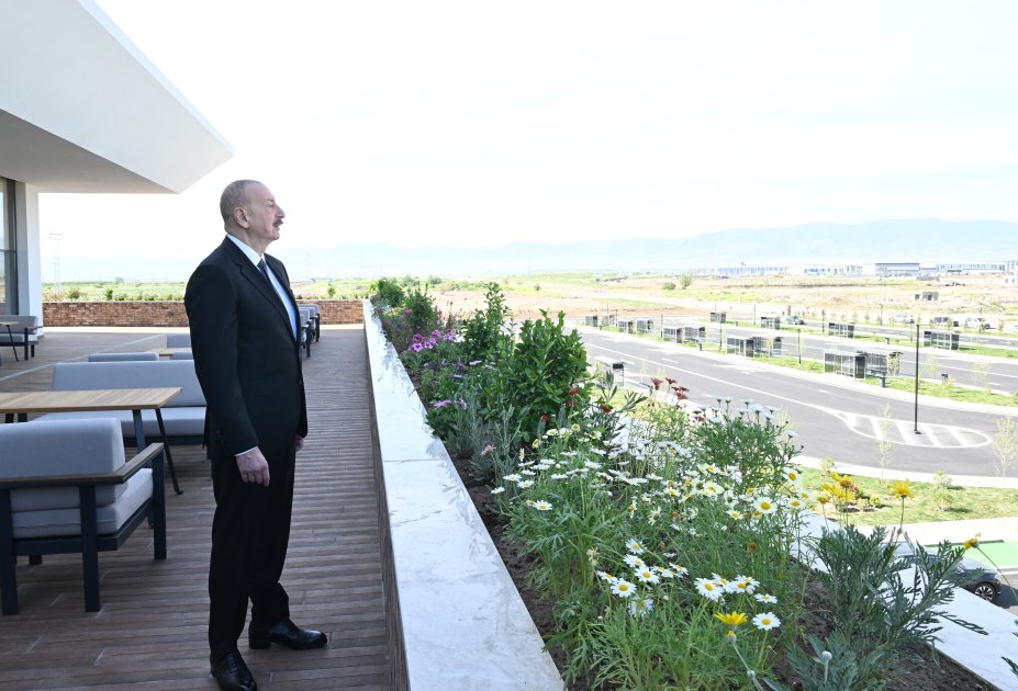 Prezident Ağdam Dəmir Yolu və Avtovağzal Kompleksinin açılışında - FOTO/VİDEO - foto 9