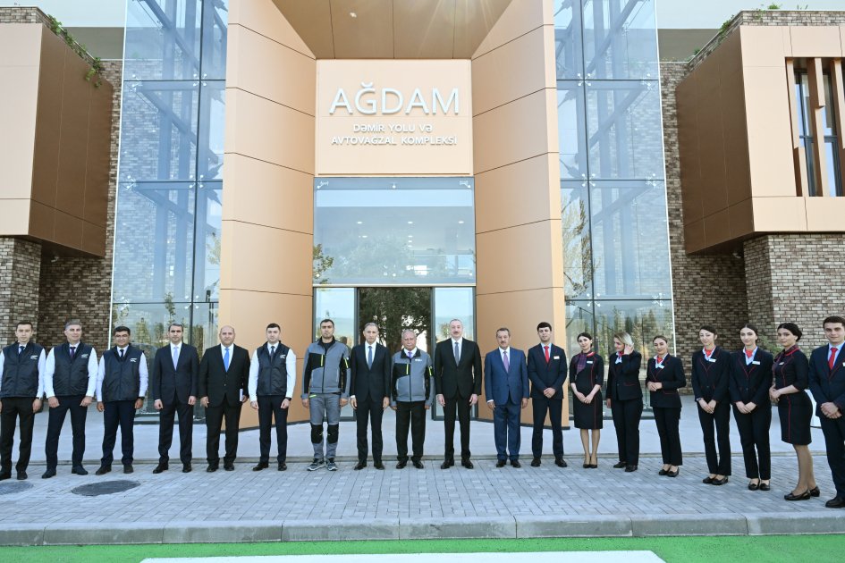 Prezident Ağdam Dəmir Yolu və Avtovağzal Kompleksinin açılışında - FOTO/VİDEO - foto 10