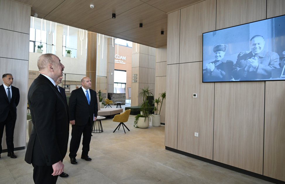 Prezident Ağdam Dəmir Yolu və Avtovağzal Kompleksinin açılışında - FOTO/VİDEO - foto 4