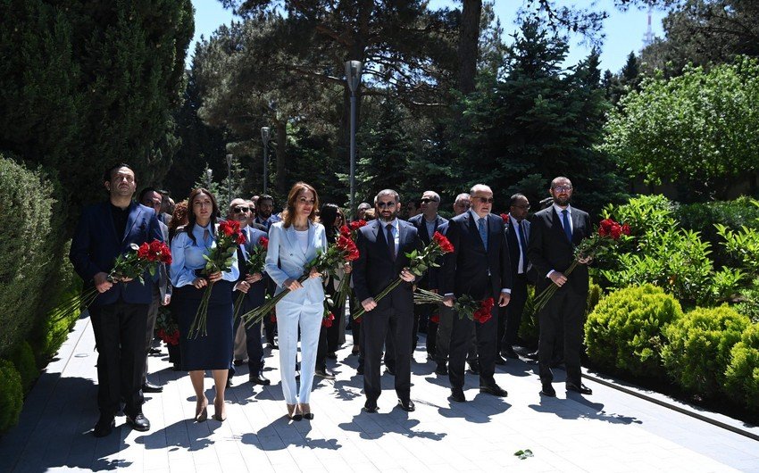 SOCAR-ın kollektivi Ümummilli Lider Heydər Əliyevin xatirəsini andı - FOTO
