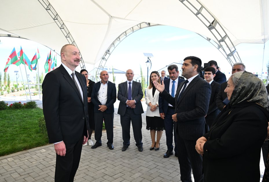 Prezident Ağdamın Kəngərli kəndinə köçən sakinlərə evlərin açarlarını TƏQDİM ETDİ - FOTO - foto 11