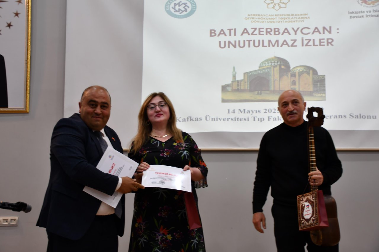 “Qərbi Azərbaycan: Unudulmaz izlər” layihəsi çərçivəsində Karsda beynəlxalq forum keçirildi – FOTO/VİDEO - foto 10