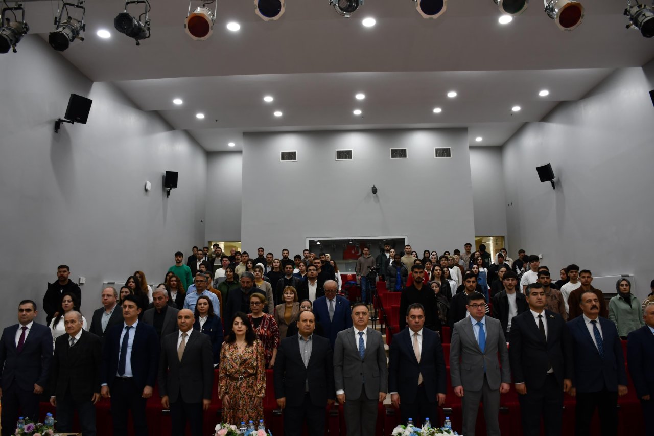 “Qərbi Azərbaycan: Unudulmaz izlər” layihəsi çərçivəsində Karsda beynəlxalq forum keçirildi – FOTO/VİDEO - foto 1