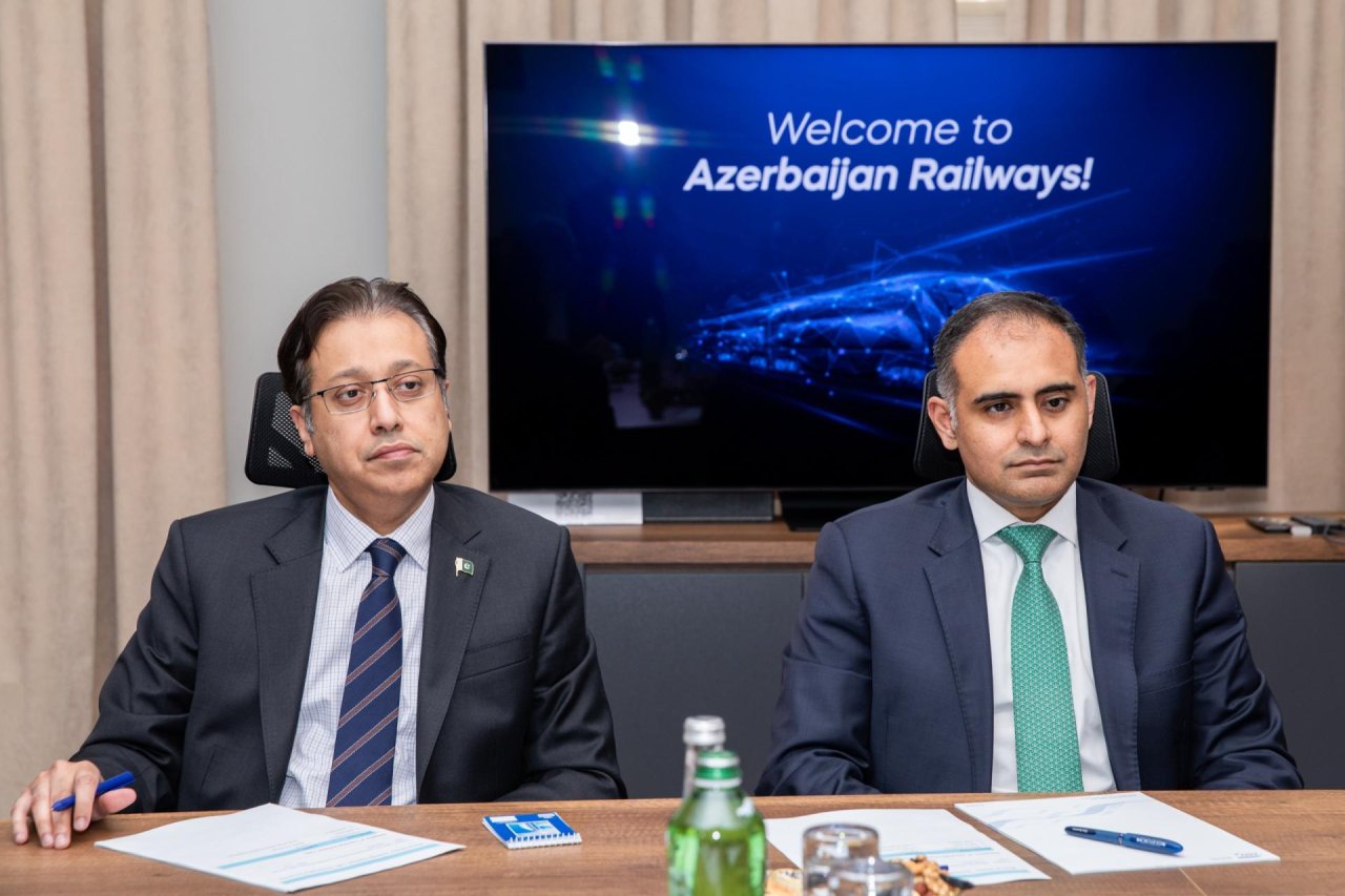 Azərbaycan və Pakistan arasında dəmiryol sahəsində əməkdaşlıq müzakirə olundu - FOTO - foto 2