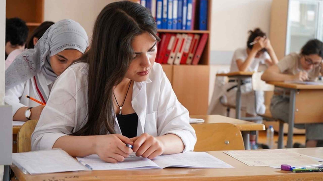 Qəbul imtahanlarından NARAZILIQLAR artır – Yeni model tətbiq OLUNACAQ? Qəbul imtahanlarından NARAZILIQLAR artır – Yeni model tətbiq OLUNACAQ?