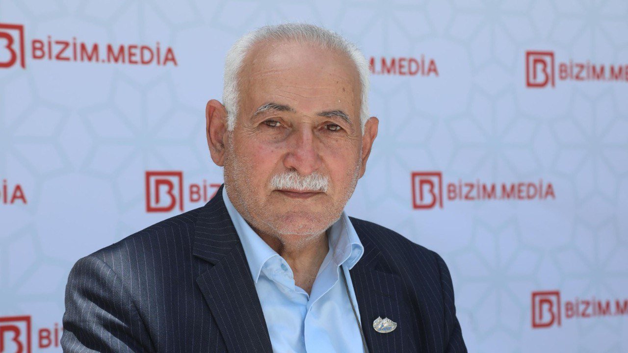 İlham Qəhrəmanın imza günü keçirildi – FOTO - foto 1
