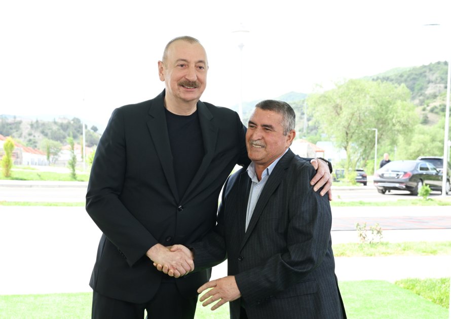 Prezident Laçının Bəylik kəndinə köçən sakinlərlə görüşdü – FOTO/VİDEO - foto 6