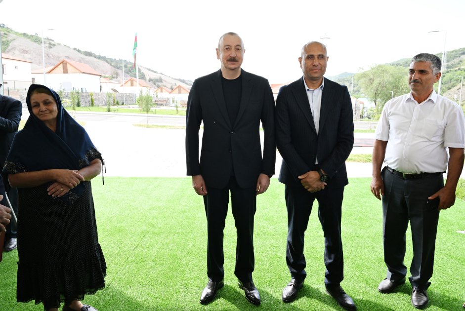 Prezident Laçının Bəylik kəndinə köçən sakinlərlə görüşdü – FOTO/VİDEO - foto 10