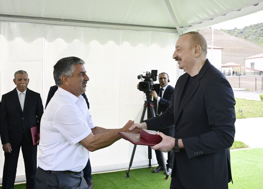 Prezident Laçının Bəylik kəndinə köçən sakinlərlə görüşdü – FOTO/VİDEO - foto 8