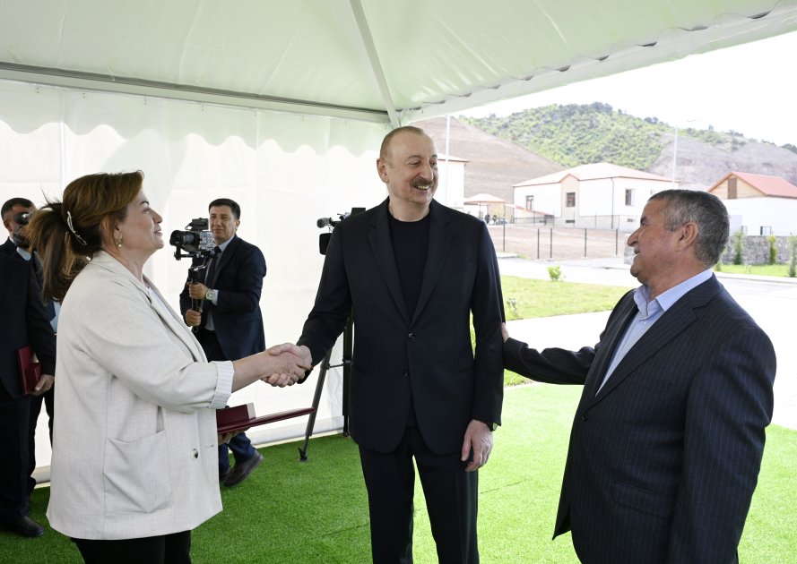 Prezident Laçının Bəylik kəndinə köçən sakinlərlə görüşdü – FOTO/VİDEO - foto 5