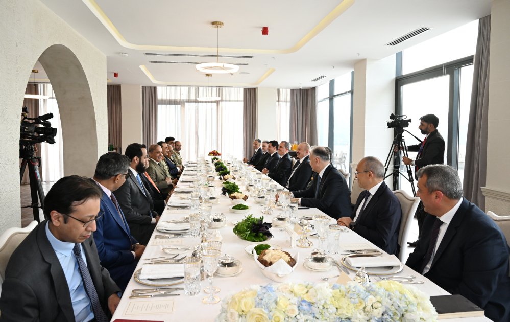 Prezidentin Laçında Şahbaz Şəriflə nahar əsnasında geniş tərkibdə görüşü oldu - FOTO/VİDEO - foto 7