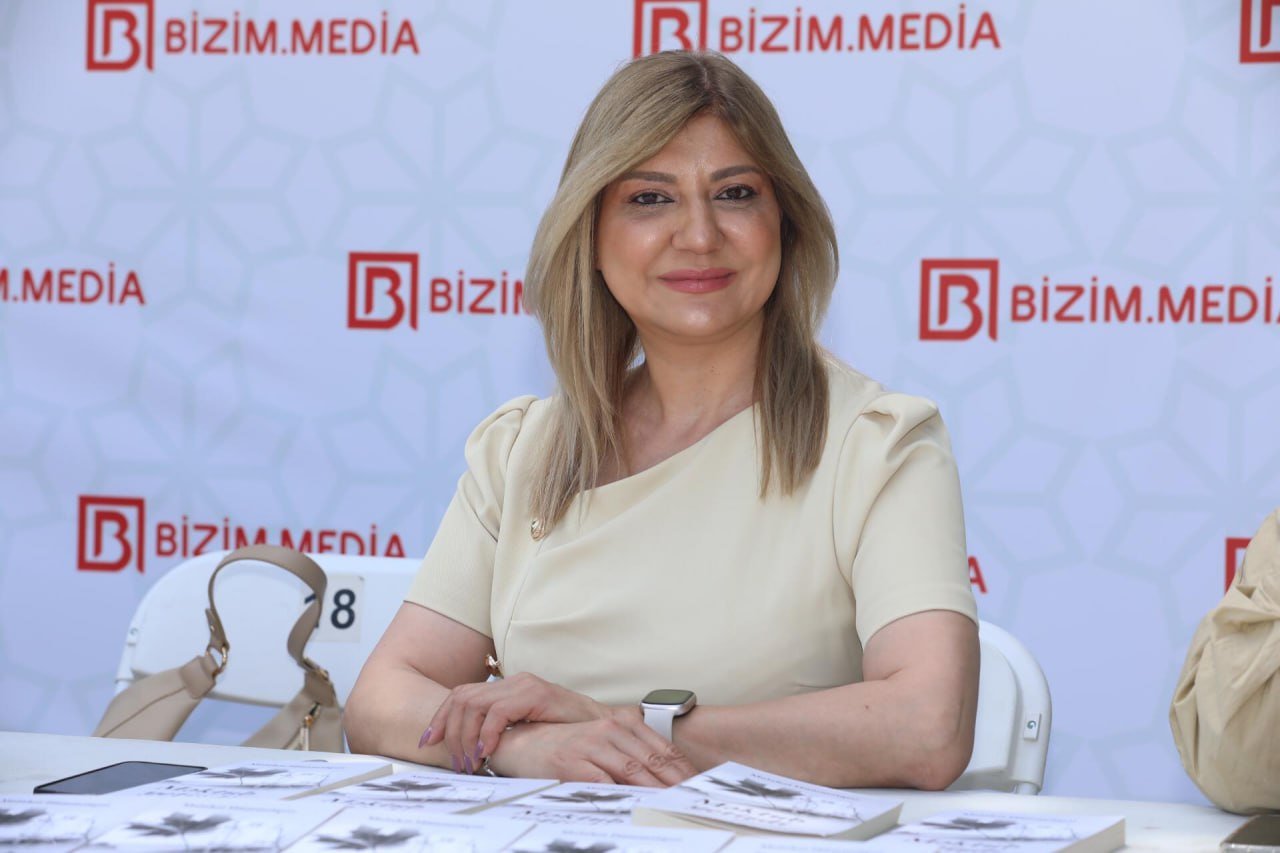Məlahət Hümmətqızının "Məktub yetişdi" kitabı oxucuları sevindirdi – FOTO Məlahət Hümmətqızının "Məktub yetişdi" kitabı oxucuları sevindirdi – FOTO