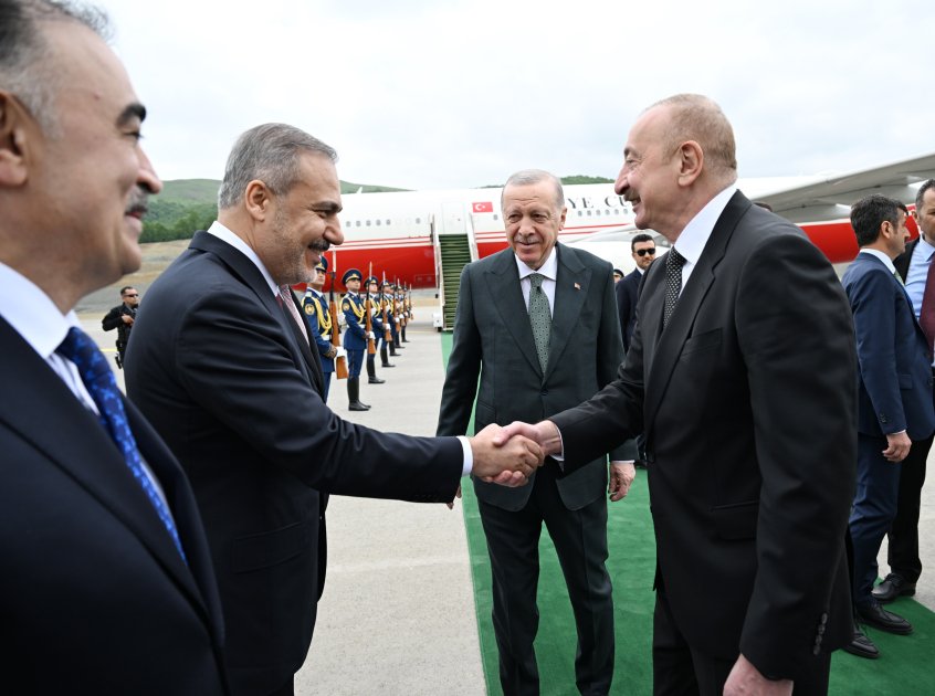 TARİXİ ANLAR: İlham Əliyev və Ərdoğan Laçın Hava Limanının açılış mərasimində -FOTO/VİDEO - foto 3