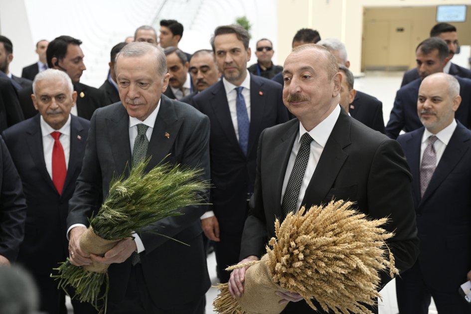 TARİXİ ANLAR: İlham Əliyev və Ərdoğan Laçın Hava Limanının açılış mərasimində -FOTO/VİDEO - foto 9